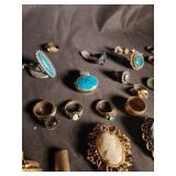 Mixed Lot Vintage Costume Jewelry & Watches