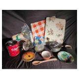 Mixed Vintage Kitchenware & Decor (Lot of 12)