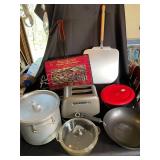 Assorted Kitchen Cookware & Small Appliance (Lot of 7)