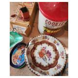 Mixed Vintage Kitchenware & Tin Decor