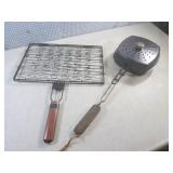 (EW1) 2 Campfire Cookers with Handl...