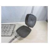 (EW1) 2 Campfire Cookers with Handl...