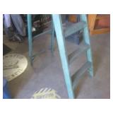 (FD) 6 Ft Aluminum Step Ladder Pain...
