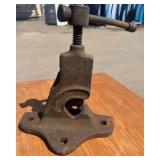 vintage cast-iron bench mount pipe VISE