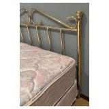 LL - Beautiful Vintage Queen Brass Bed