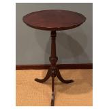 LLR - Vintage Round Accent Table