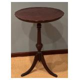 LLR - Vintage Round Accent Table