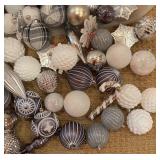 LLR - Assorted Festive Christmas Ornaments