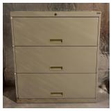 LL - Metal Cabinet