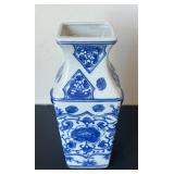 LR - Blue & White Porcelain Vase 8 Inch