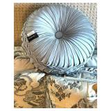 BR1 - J. Queen New York Comforter Set 81 x 86 In With 5 Pillows (Lot of 6)