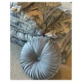 BR1 - J. Queen New York Comforter Set 81 x 86 In With 5 Pillows (Lot of 6)