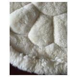 LR - Petite Faux Fur Rug 38" Diameter
