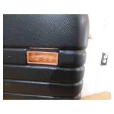 Kensie 20 in. Black Hardcase Expandable Carry-on Luggage