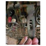 Oval Metal Wine Rack with Ornate Scrollwork - 47-Inch Tall
