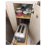 DeLonghi 2-Slice Toaster with Assorted Glass Jars and Lids