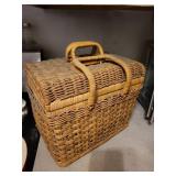 Handwoven Wicker pic nic basket  - Lift-Top Lid - Dual Handles