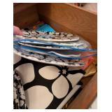 The Indoor Outdoor Tablecloth 70in Round - Black & White Floral with Napkins & Plates