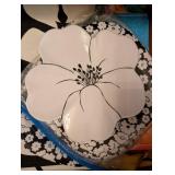 The Indoor Outdoor Tablecloth 70in Round - Black & White Floral with Napkins & Plates