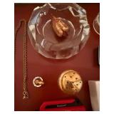 Vintage Miscellaneous Collectibles Lot Clock Cameo Mug Swiss+Tech
