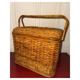 Vintage Wicker Picnic Basket Hinged Lid Swing Handle Natural Brown
