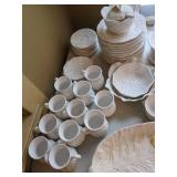 Block Subtil Portugal White Leaf Embossed Dinnerware Set 50+ Pc Good