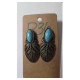 Necklace , Earrings, Bracelet.  Turquoise color.