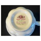 Royal Albert Sweet Violets Bone China Teacups & Saucers (Lot of 4)