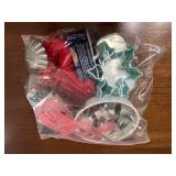 Mixed Kitchen Lot of Tupperware, Hutzler Fun Gun & Waffle Plates