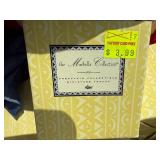 Christmas Decor Assortment in BELLA 120QT Storage Tote