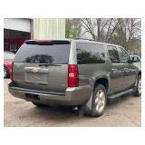 2008 CHEVROLET SUBURBAN LTZ *1 Owner | 4x4 | 3rd Row Seating* (NO RESERVE)
