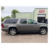 2008 CHEVROLET SUBURBAN LTZ *1 Owner | 4x4 | 3rd Row Seating* (NO RESERVE)