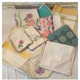 Mixed Lot of Vintage Linens