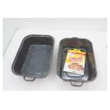 Black Speckled Enamel Roasting Pan with Lid. Rectangle 15.5"x11"x8.5" (with roasting bags)
