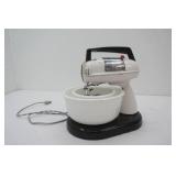 Vintage Montgomery Ward Electric Blender / Mixer. Model VDC 2021