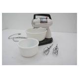 Vintage Montgomery Ward Electric Blender / Mixer. Model VDC 2021