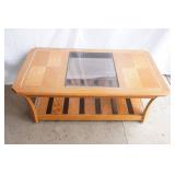Oak Coffee Table 27"45x16". Gold-Tone & Glass inlay details. (on wheels)