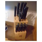 MG world class knife set. As shown. Entry bench setee. As shown. CASH ON SITE ONLY. PICKUP IS TUESDAY MAY 26TH FROM 11 AM TO 4 PM ONLY. THERE IS NO OTHER OPPORTUNITY TO PICK UP YOUR ITEM THAN THIS TIM