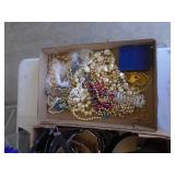 Assorted jewelry & belts. As shown. CEntry bench setee. As shown. CASH ON SITE ONLY. PICKUP IS TUESDAY MAY 26TH FROM 11 AM TO 4 PM ONLY. THERE IS NO OTHER OPPORTUNITY TO PICK UP YOUR ITEM THAN THIS TI