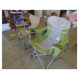 1 folding chair. Green chair is not inlcuded as shown in pics. CASH ON SITE ONLY. PICKUP IS TUESDAY MAY 26TH FROM 11 AM TO 4 PM ONLY. THERE IS NO OTHER OPPORTUNITY TO PICK UP YOUR TIEM THAN THIS TIME 