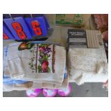 Placemats & linens. As shown. CASH ON SITE ONLY. PICKUP IS TUESDAY MAY 26TH FROM 11 AM TO 4 PM ONLY. THERE IS NO OTHER OPPORTUNITY TO PICK UP YOUR TIEM THAN THIS TIME & REGARDLESS WHAT THE SCHEDULE ST