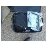 American tourister luggage set. Appears slightly used. As shown. CASH ON SITE ONLY. PICKUP IS TUESDAY MAY 26TH FROM 11 AM TO 4 PM ONLY. THERE IS NO OTHER OPPORTUNITY TO PICK UP YOUR TIEM THAN THIS TIM