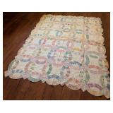 Double Wedding Ring Patchwork Quilt with Scalloped Edge (Twin Size)