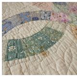Double Wedding Ring Patchwork Quilt with Scalloped Edge (Twin Size)