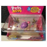 H3 - Zuru Pets Alive Mama Turtle & Baby Surprise Water Toy