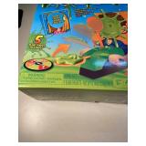 D2 - Games Hub Slime Splatter Game Set With 5 Slime Packets