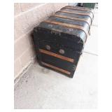 Victorian Antique Steamer Trunk With Original Paper Lining & Lift-Out Tray