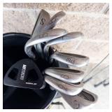 Triumph Golf Club Set With Rollin R7 Bag