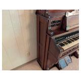 Victorian Cottage Upright Reed Organ