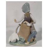 Lladro "Avoiding the Goose" Figurine #5033